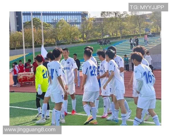 蓬江足球：激情与梦想交织的绿茵场上演绎青春的无限可能