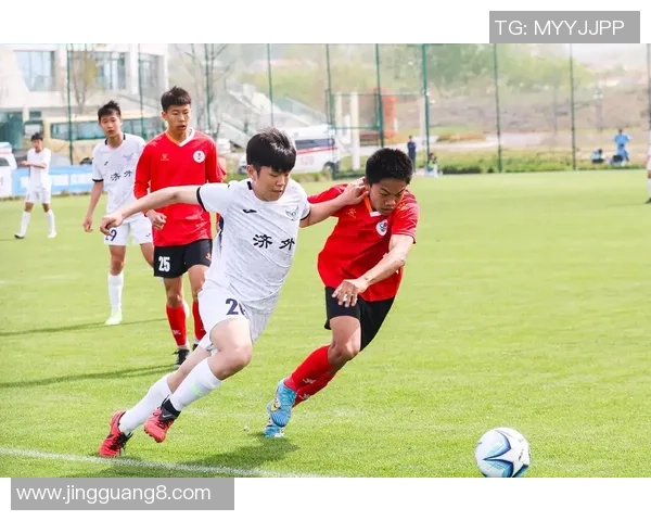 足球屏幕上的精彩瞬间如何改变我们对比赛的热爱与理解